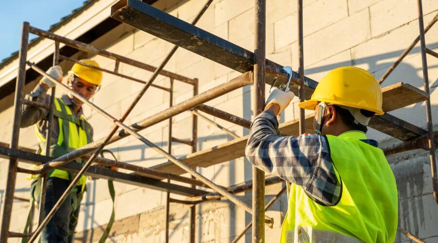 Professional gutter cleaning in Chapmansboro, TN